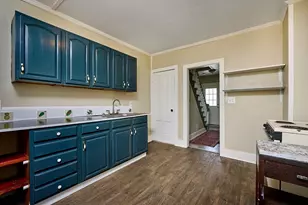 111-113 Deerfield St, Greenfield, MA 01301 - Photo 5