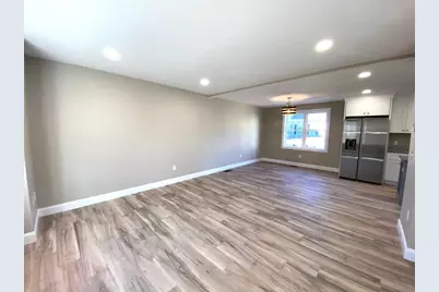 152 W Main St #A, Millbury, MA 01527 - Photo 11