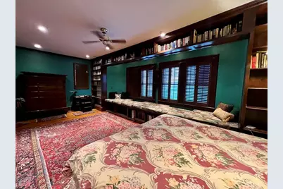 684 Washington St, Brookline, MA 02446 - Photo 15