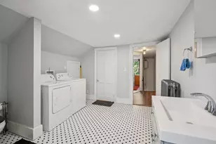 101 Mt Pleasant Ave, Boston, MA 02119 - Photo 17