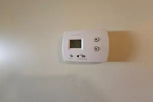 35 Prospect St, Woburn, MA 01801 - Photo 17