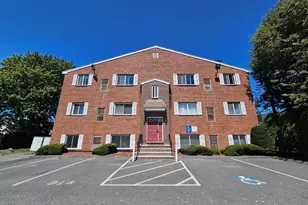 35 Prospect St, Woburn, MA 01801 - Photo 23