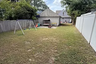 143 St James Cir, Springfield, MA 01104 - Photo 21