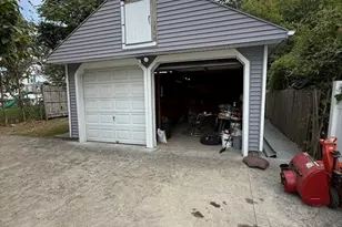 143 St James Cir, Springfield, MA 01104 - Photo 5