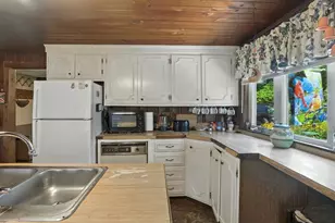 5 Circle St, Templeton, MA 01436 - Photo 9