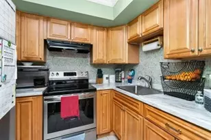 17 Greendale Rd, Boston, MA 02126 - Photo 9