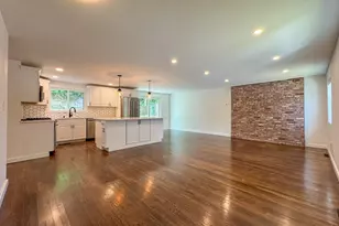 282 Pleasant St, Marblehead, MA 01945 - Photo 9