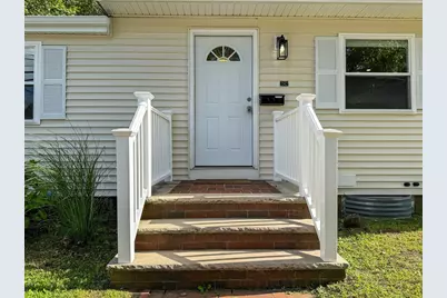 282 Pleasant St, Marblehead, MA 01945 - Photo 5