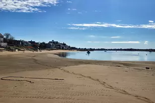 11 Harbor St, Newburyport, MA 01950 - Photo 3