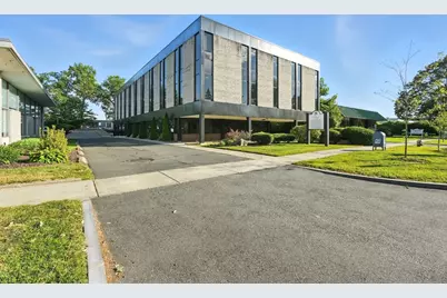 117 Park Ave, West Springfield, MA 01089 - Photo 1