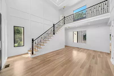 20 Amberwood Dr, Winchester, MA 01890 - Photo 3