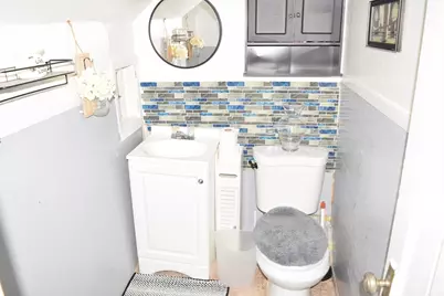 5 Vernon St, Holyoke, MA 01040 - Photo 13