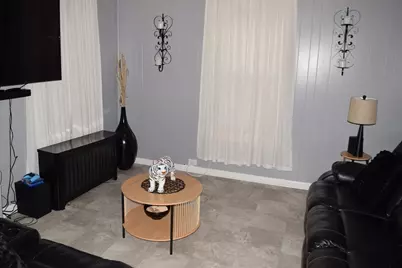 5 Vernon St, Holyoke, MA 01040 - Photo 17