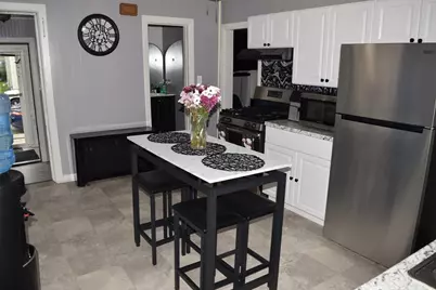 5 Vernon St, Holyoke, MA 01040 - Photo 7