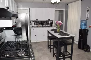 5 Vernon St, Holyoke, MA 01040 - Photo 9