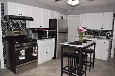 5 Vernon St, Holyoke, MA 01040 - Photo 5