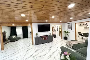 2 Pat Dr, Danvers, MA 01923 - Photo 3