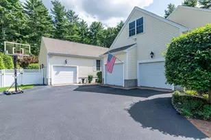 53 Queens Cir, Raynham, MA 02767 - Photo 5