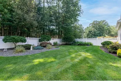 53 Queens Circle, Raynham, MA 02767 - Photo 15