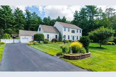 53 Queens Circle, Raynham, MA 02767 - Photo 3