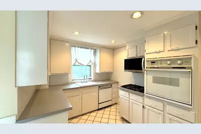 36 Pond Street #2, Marblehead, MA 01945 - Photo 5