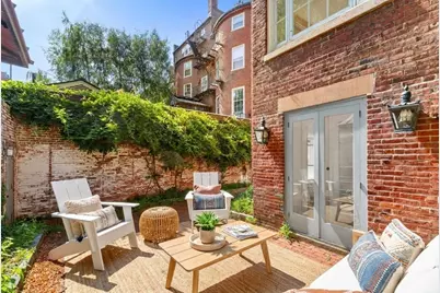 20 Chestnut Street #1, Boston, MA 02108 - Photo 9