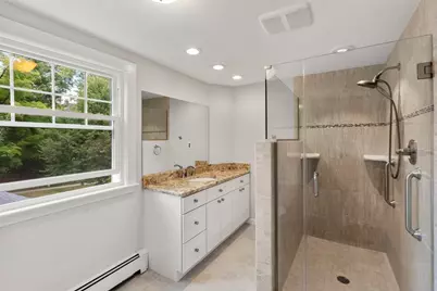 37 Kenwood Ave, Worcester, MA 01605 - Photo 17