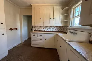 13 Oxford Ave, Dudley, MA 01571 - Photo 29