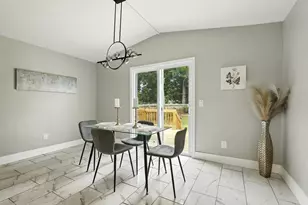 77 Coleman St, Springfield, MA 01109 - Photo 9