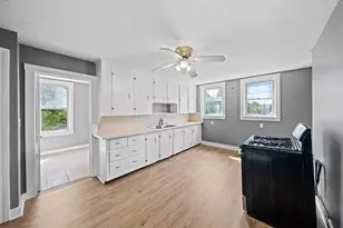 84 Tremont St, Taunton, RI 02870 - Photo 3