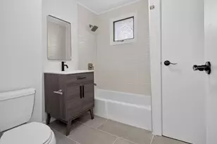 471 Medford St, Somerville, MA 02145 - Photo 11