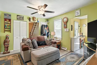 52 Emmett St, Chicopee, MA 01020 - Photo 9