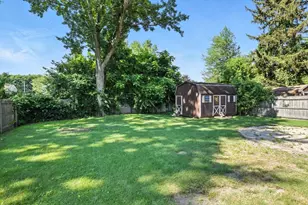 52 Emmett St, Chicopee, MA 01020 - Photo 29