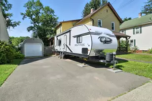 52 Emmett St, Chicopee, MA 01020 - Photo 3