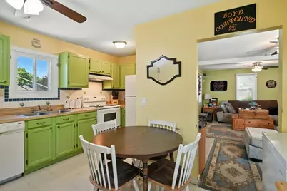 52 Emmett St, Chicopee, MA 01020 - Photo 5