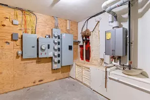 10 Linwood St, Boston, MA 02119 - Photo 31