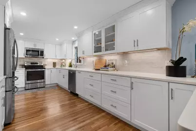 2 Longfellow Rd, Wellesley, MA 02481 - Photo 5