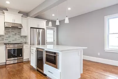 7 Lorenzo Street, Boston, MA 02122 - Photo 3