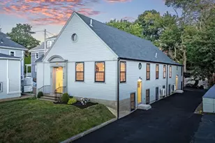 132 Elm St, Marblehead, MA 01945 - Photo 37