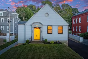 132 Elm St, Marblehead, MA 01945 - Photo 33