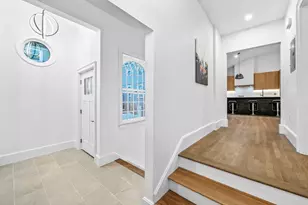 132 Elm St, Marblehead, MA 01945 - Photo 5