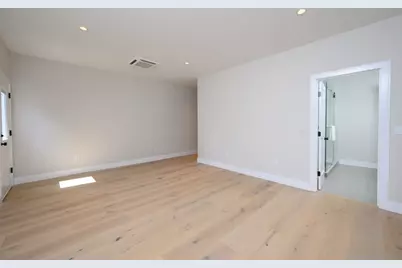 43 Chickatawbut St, Boston, MA 02122 - Photo 19