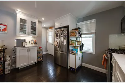 212 W 6th St #212, Boston, MA 02127 - Photo 9