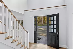 37 Lincoln St, Hopkinton, MA 01748 - Photo 5