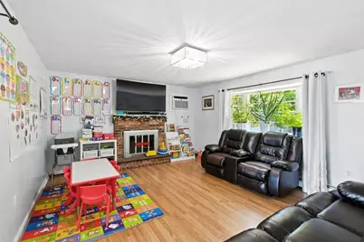 169 Berkeley St, Methuen, MA 01844 - Photo 3