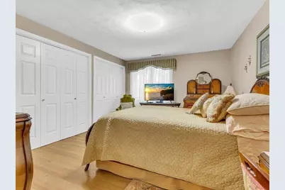 51 Walnut St, Saugus, MA 01906 - Photo 11