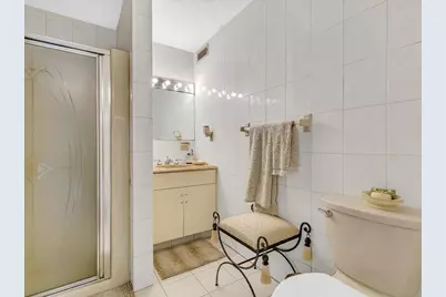 51 Walnut St, Saugus, MA 01906 - Photo 9