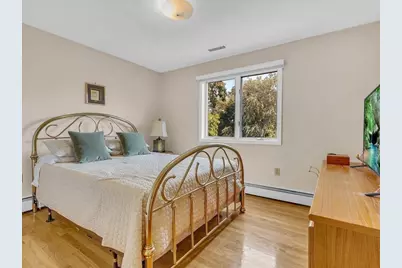 51 Walnut St, Saugus, MA 01906 - Photo 15