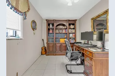 51 Walnut St, Saugus, MA 01906 - Photo 7