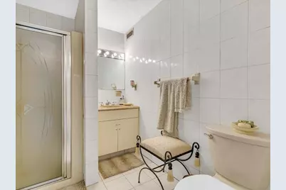 51 Walnut St, Saugus, MA 01906 - Photo 9